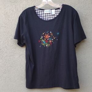 Vintage Shenanigans Black Floral Embroidered Short Sleeve T-shirt Women's Large